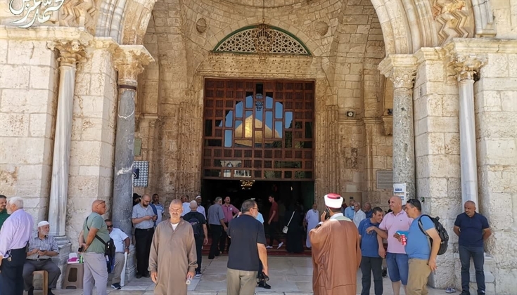 إعادة فتح أبواب المصلى القبلي في المسجد الأقصى بعد قمع المصلين
