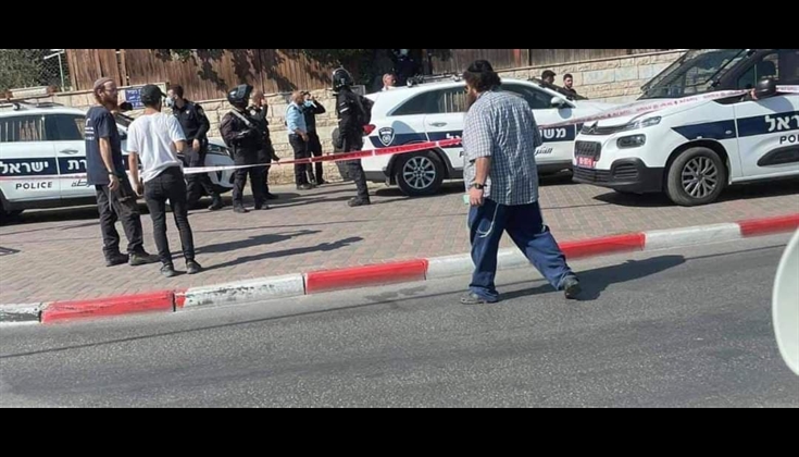 مستوطن يطلق النار على مقدسي في حي الشيخ جراح قبل قليل