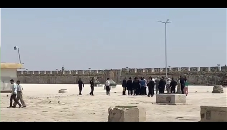 مستوطنون اقتحموا المسجد الأقصى ظهر اليوم