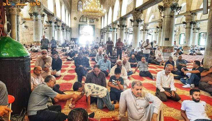 الأجواء من المسجد الأقصى قبيل صلاة الجمعة