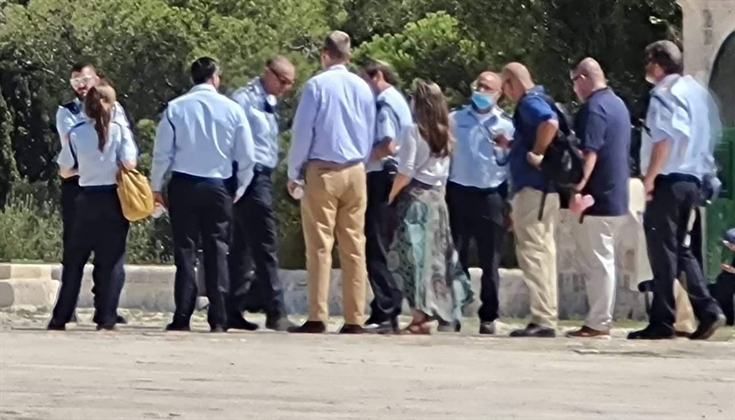 وفد أمريكي من ١٣ شخصاً يبدو أنه ذو طابع أمني يقتحم المسجد الأقصى