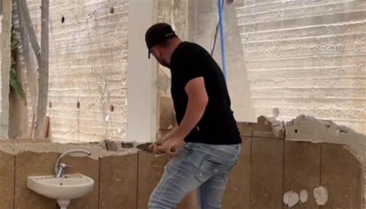 لم يمض على زواج الشاب محمد أسامة دويك إلا 3 أشهر