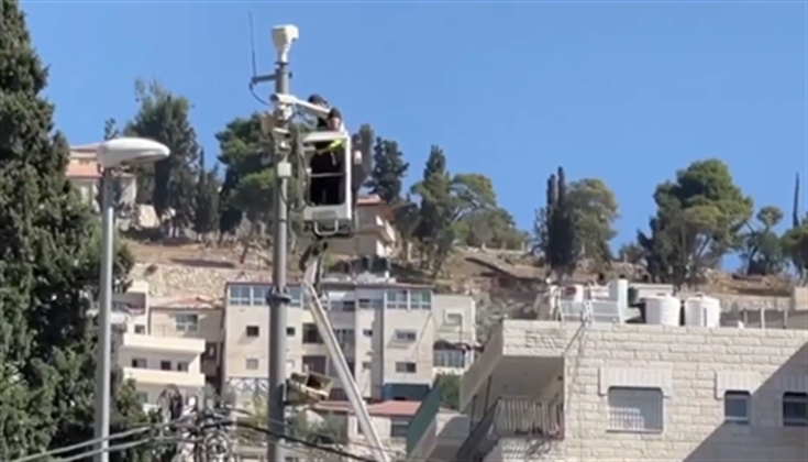 الاحتـلال ينصب كاميرات مراقبة إضافية منذ الصباح