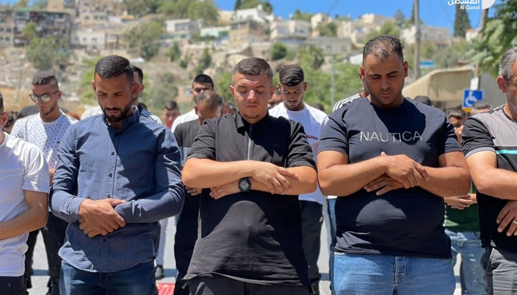 صلاة الجمعة في خيمة التضامن المركزية بحي البستان