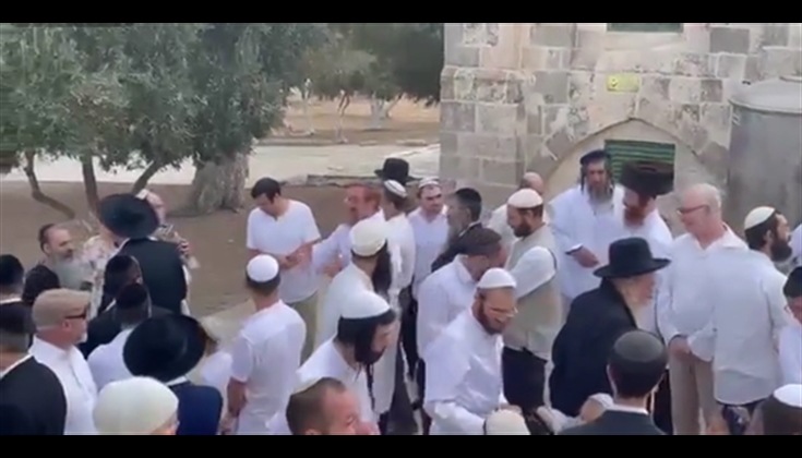 الصهاينة يحتفلون صباح أول أيام عيدهم(رأس السنة العبرية)