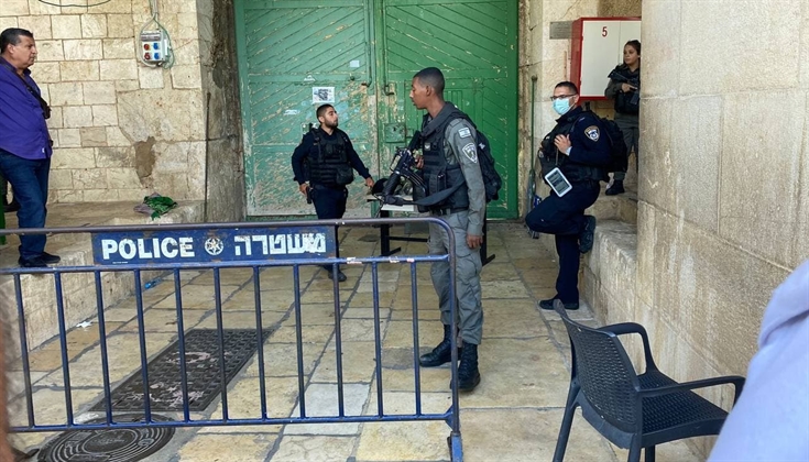 قوات الاحتلال تغلق كافة أبواب المسجد الأقصى