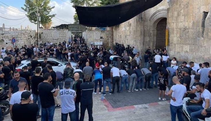 بعد إغلاق أبواب المسجد الأقصى