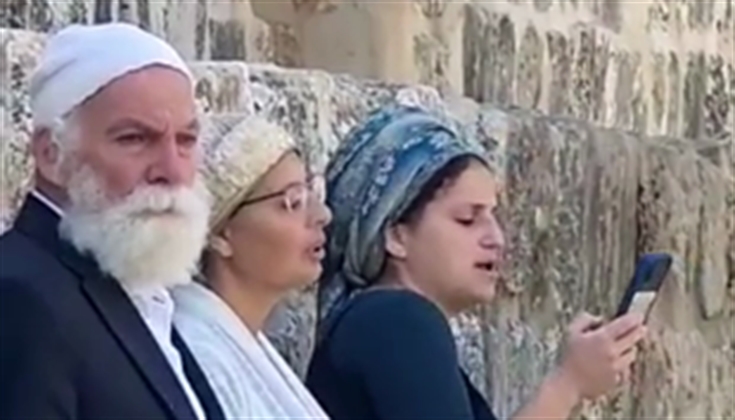 مستوطنون يقتحمون المسجد الأقصى ويؤدون طقوساً علنية