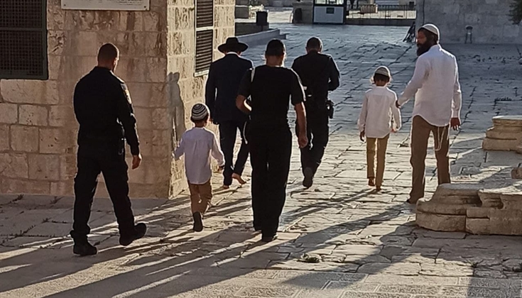 104 مستوطنين اقتحموا باحات الأقصى صباح اليوم