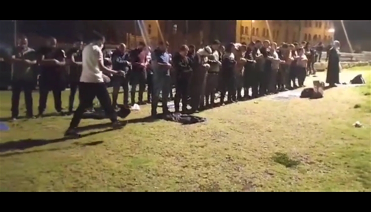 بعد منعهم من دخول الأقصى من قبل الاحتلال