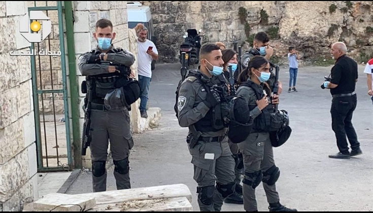 بالتزامن مع قيام المقدسيين بإعادة دفن رفات الموتى