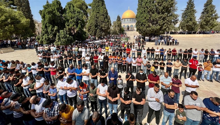 قرابة 45 ألف مصلٍ أدوا صلاة الجمعة