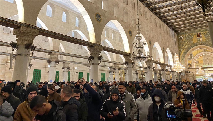 آلاف المصلين لبوا نداء فجر الشهداء الفجر العظيم  في المسجد الأقصى