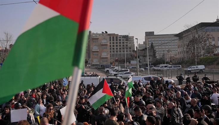 مسيرة تضامنية مع أهالي الشيخ الجراح بمشاركة من المئات مدينة القدس