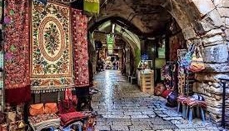 سوق القطانين التاريخي يؤكد تمسكه بهوية القدس ويقاوم التهويد