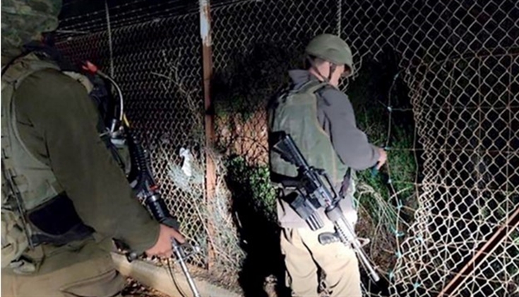 أغلق الاحتلال معظمها مؤخرا.. "الفتحات" منفذ الفلسطينيين المتذبذب