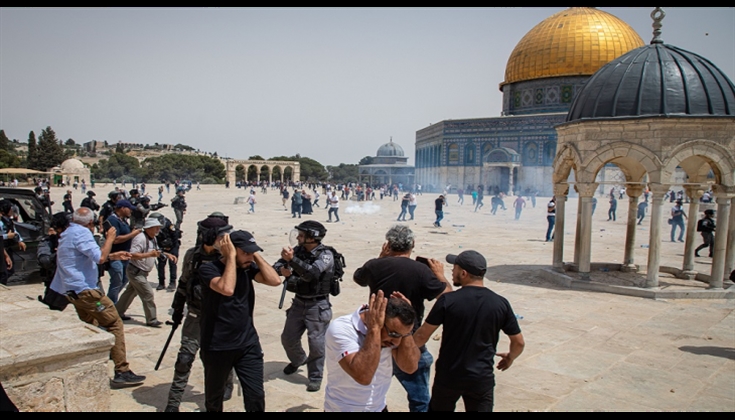 "وحشية غير مسبوقة".. صحفيو القدس في دائرة الاستهداف بـ "الأقصى"