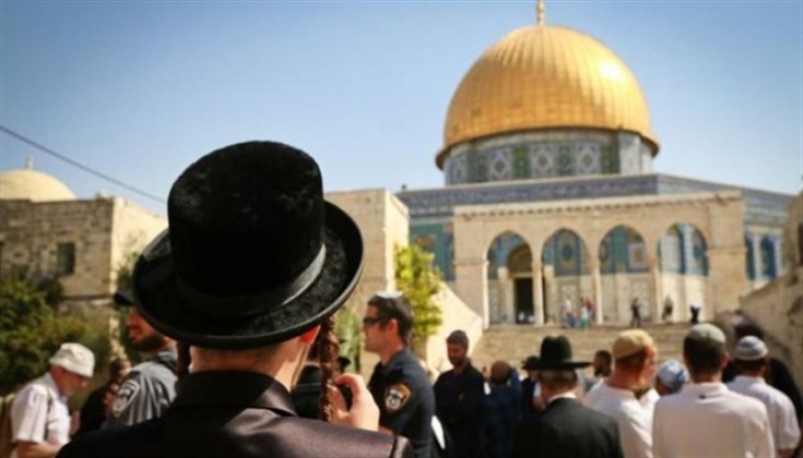 عشرات المستوطنين يقتحمون المسجد الأقصى