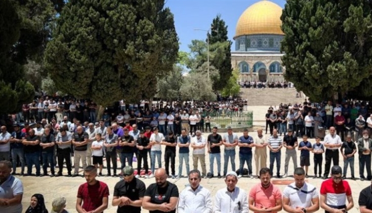 45 ألف مصلٍ يؤدون الجمعة في المسجد الأقصى