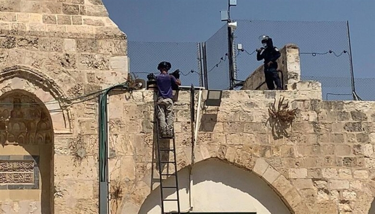 الاحتلال يواصل استهداف الأقصى ويركب السماعة السادسة عند "باب