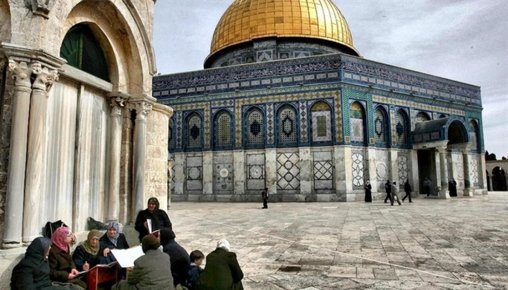 إبعاد النشطاء المقدسيين.. تفريغ ممنهج للأقصى لتسهيل تهويده