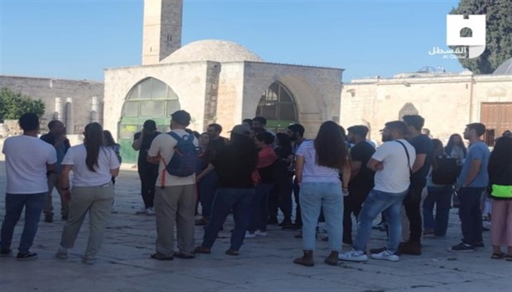 عشرات المستوطنين يقتحمون الأقصى