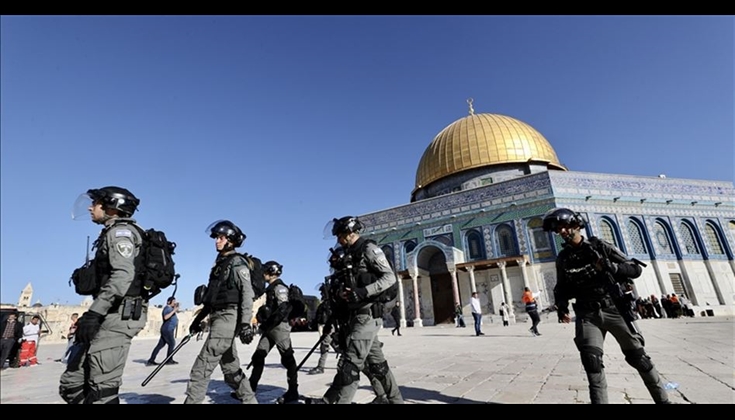 مستوطنون يقتحمون الأقصى وينظمون جولات استفزازية في باحاته