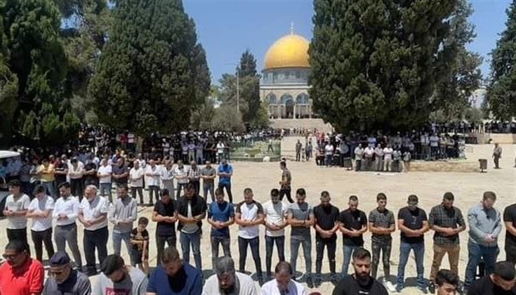 55 ألف مصلٍ يؤدون صلاة الجمعة في رحاب المسجد الأقصى
