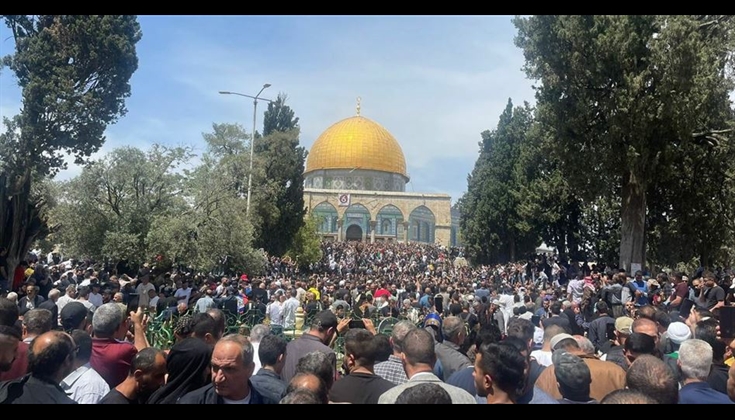 50ألفًا يؤدون الجمعة بالأقصى رغم إجراءات الاحتلال