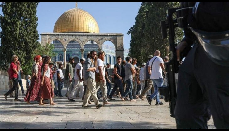 عشرات المستوطنين يقتحمون المسجد الأقصى