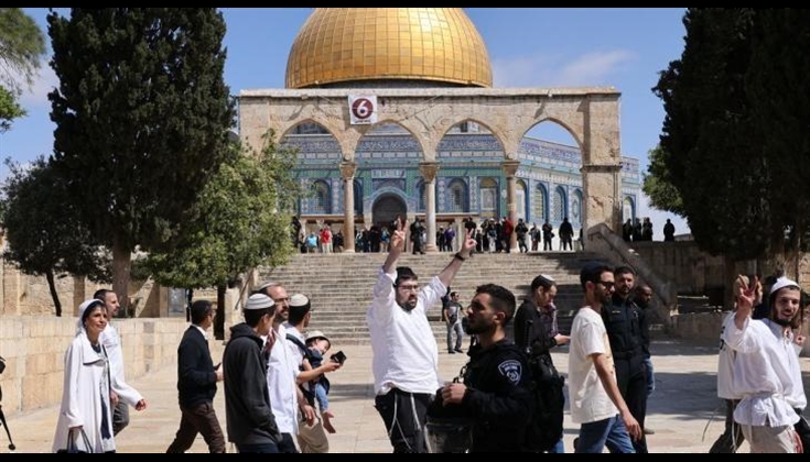 عشرات المستوطنين يقتحمون المسجد الأقصى