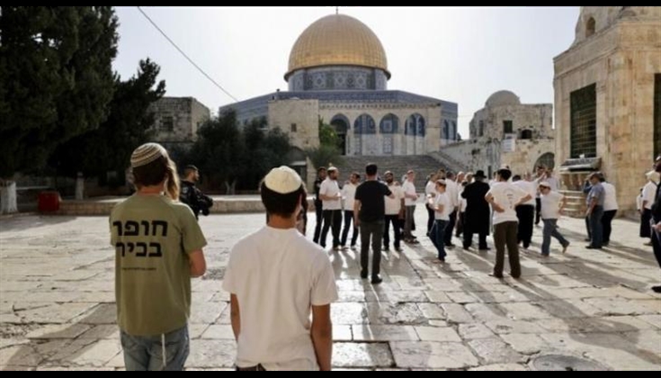 عشرات المستوطنين يقتحمون المسجد الأقصى