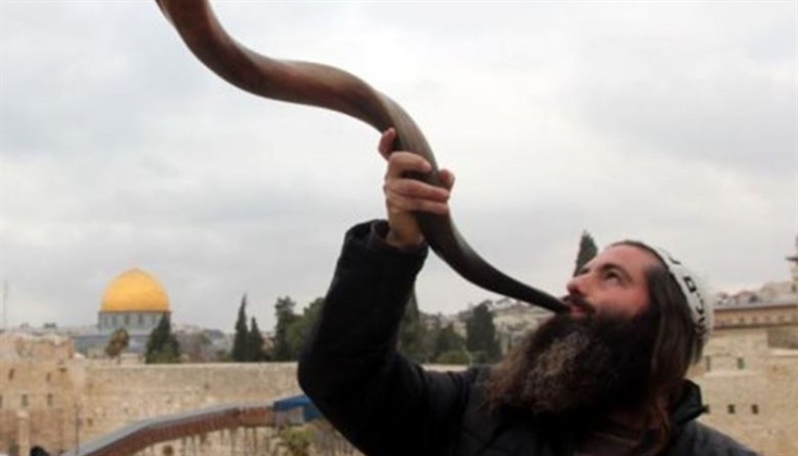 تحذيرات من إضفاء الديانة اليهودية على الأقصى ودعوات لإنقاذه