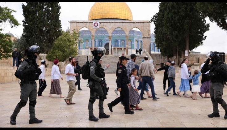 عشية "عيد الغفران".. مئات المستوطنين يقتحمون المسجد الأقصى