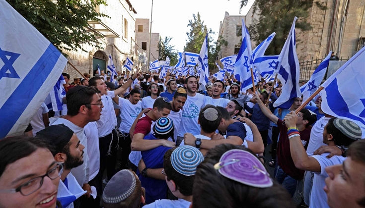 مستوطنون ينظمون مسيرة استفزازية في البلدة القديمة بالقدس