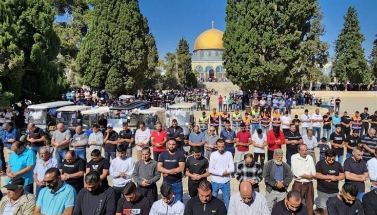 50 ألف مصلٍ يؤدون صلاة الجمعة في المسجد الأقصى المبارك