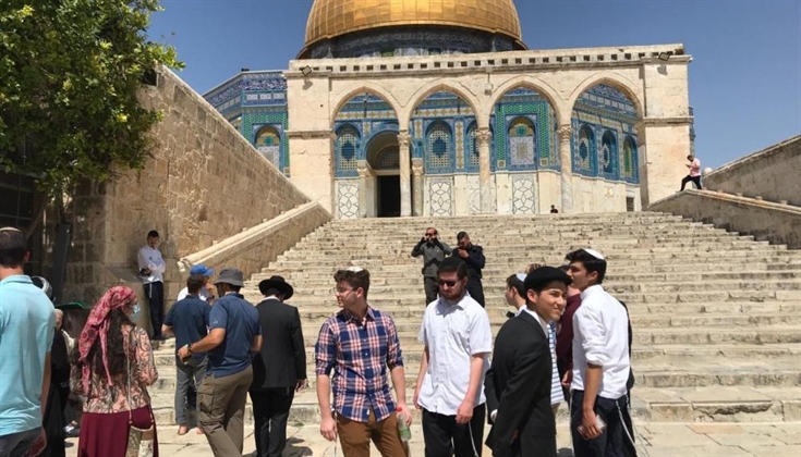 مستوطنون يقتحمون المسجد الأقصى