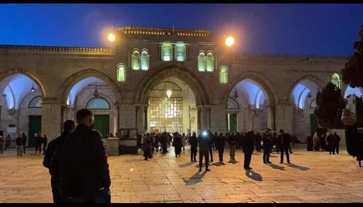 الآلاف يلبون نداء الفجر العظيم في المسجدين "الأقصى" و"الإبراهيمي"