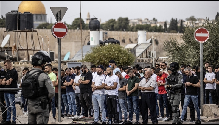 الاحتلال يمنع آلاف الفلسطينيين من الوصول للمسجد الأقصى اول جمعة