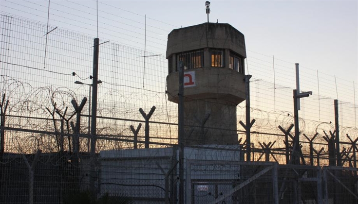 في سجون الاحتلال.. مئات الأسرى المرضى يواجهون "جرائم طبية" و"قتلً