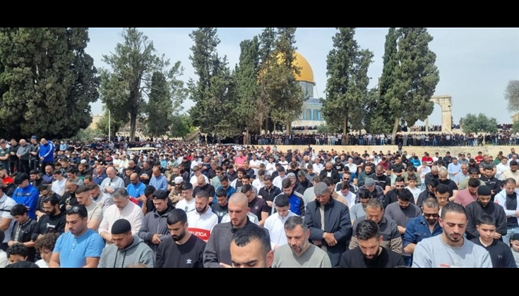 45 ألفًا يؤدون صلاة الجمعة في المسجد الأقصى