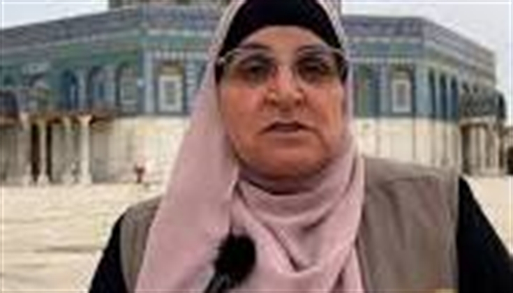 سادنة بالأقصى تطالب بالكشف عن مصير ابنها المعتقل