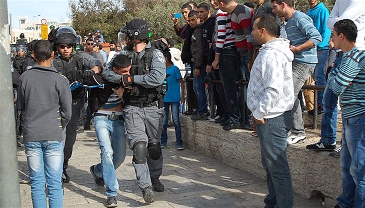 القدس.. مصادرة أراضٍ واعتقالات تطال عمالا وصحفييْن