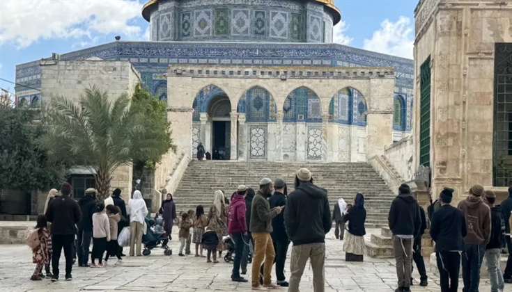 آلاف المستوطنين يقتحمون الأقصى والاحتلال يحول القدس لثكنة عسكرية
