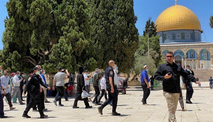 مستوطنون يقتحمون باحات المسجد الأقصى ويؤدُّون طقوسًا تلموديَّة