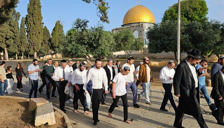 عشرات المستوطنين يقتحمون الأقصى بحماية مشددة من شرطة الاحتلال