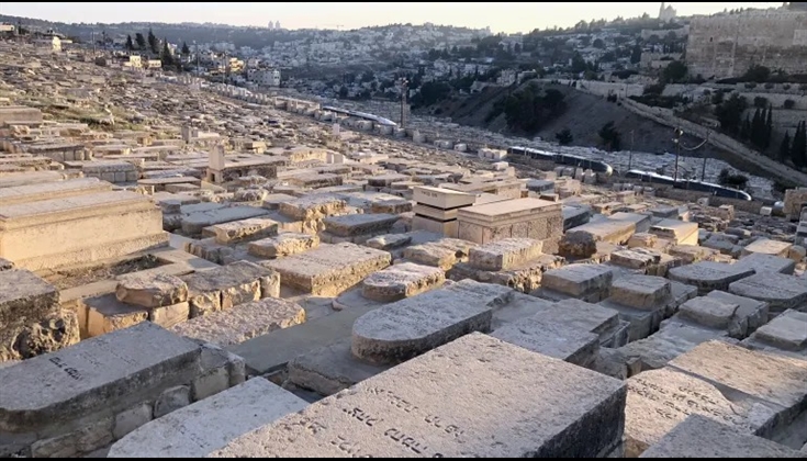 القبور الوهمية.. مدافن إسرائيلية بلا موتى لطمس هوية القدس