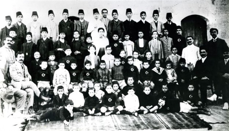 المدرسة الدستورية.. مؤسسة مقدسية