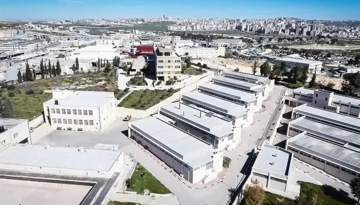 مدرسة "اليتيم العربي" بالقدس.. مؤسسة عريقة للتعليم المهني تقاوم ز