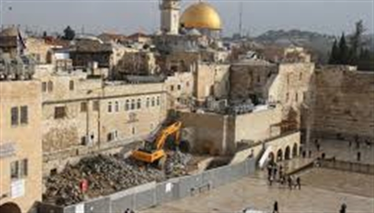 الاحتلال يخطر بهدم منازل قرب المسجد الأقصى